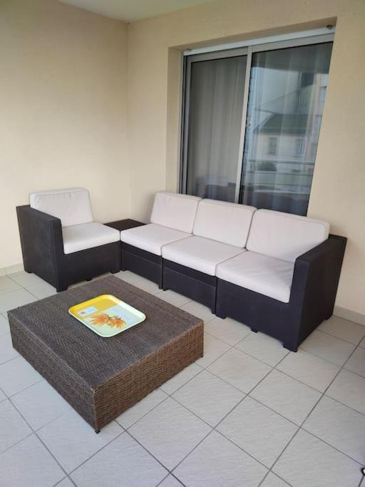 Appartement 2 Pieces Avec Une Grande Terrasse, 3 Etoiles, Wifi, Box Pour Vehicule Et Velos Les Sables-dʼOlonne Esterno foto