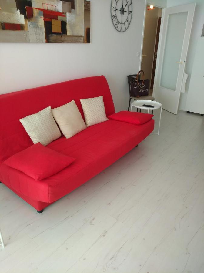 Appartement 2 Pieces Avec Une Grande Terrasse, 3 Etoiles, Wifi, Box Pour Vehicule Et Velos Les Sables-dʼOlonne Esterno foto